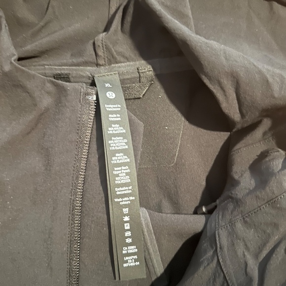 Lululemon Men’s Cargo Jackets - Picture 6 of 6